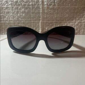 Authentic Chanel black and burgundy sport Sunglasses 6048 c.1480//Z9 polarized